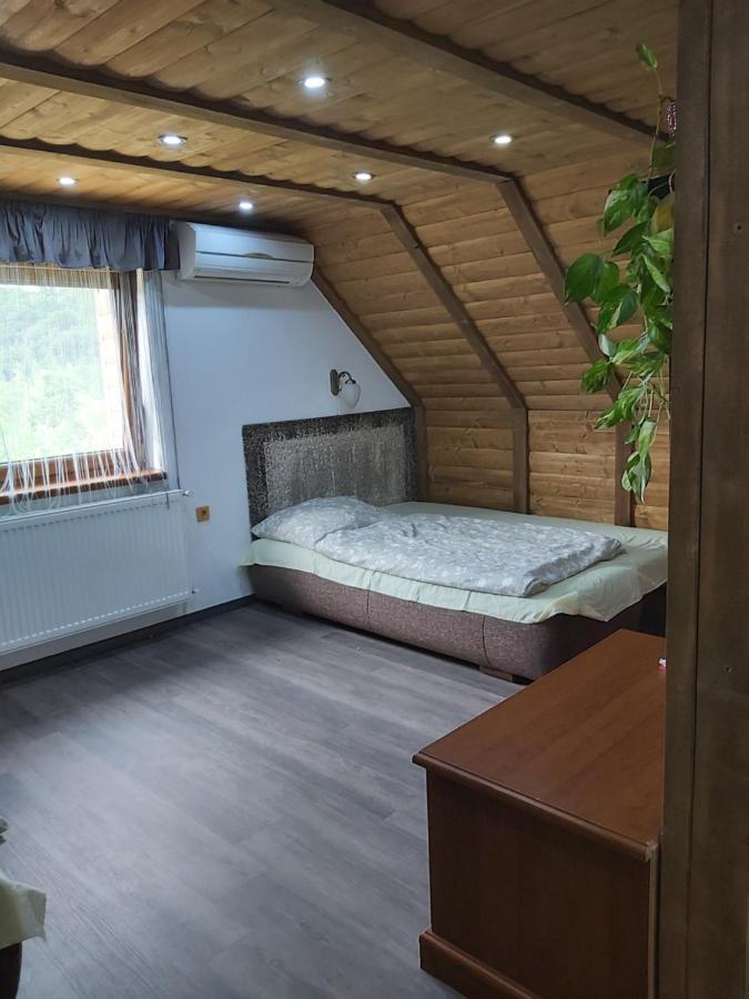 Kovacsszenaja Vendeghaz 빌라 외부 사진